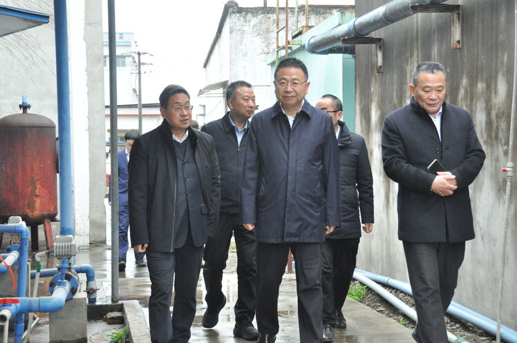 集团领导到泰华堂制药督导检查安全生产工作