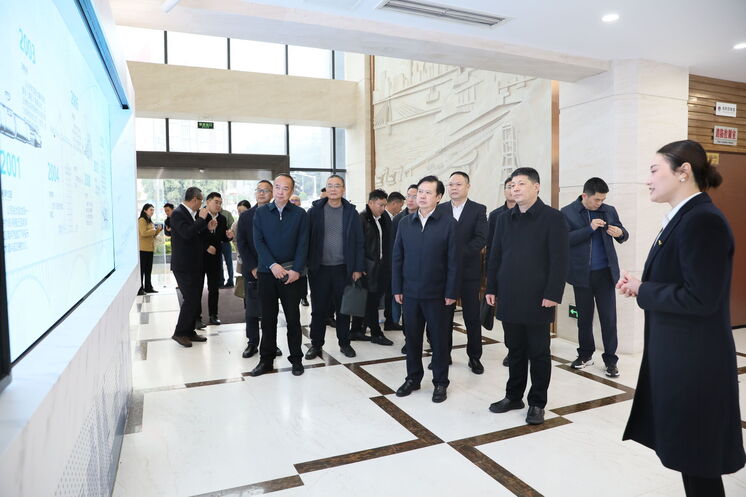 四川安博电竞集团领导带队赴重庆高速集团和重庆巨能集团开展业务交流