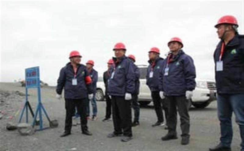 青海有色局局长董永弘到海鑫公司调研