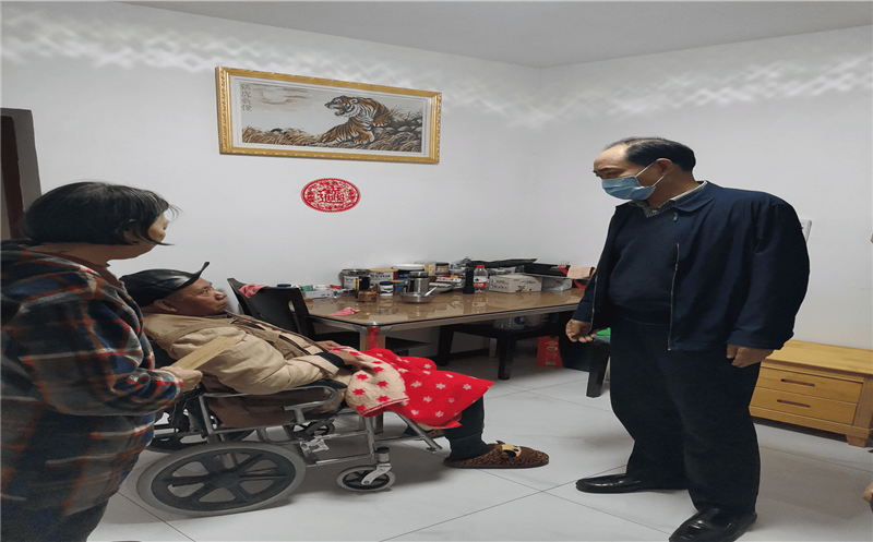 武文祥在601队走访慰问困难职工