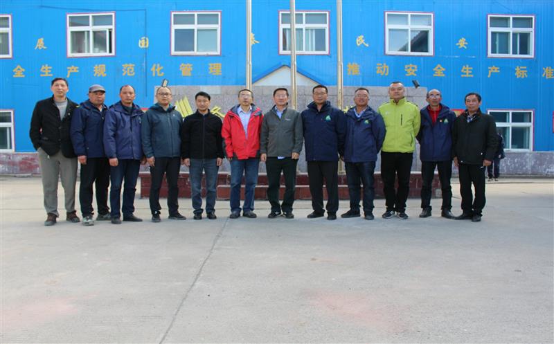 杜春茂到鑫顺矿业青羊海鑫矿山一线调研检查工作