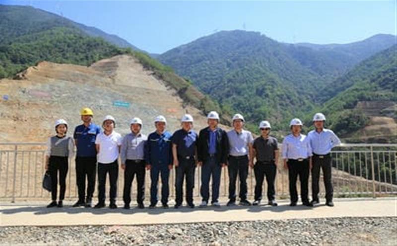 省自然安博电竞投资集团党委书记、董事长陈贵林赴凉山州德昌县大陆槽稀土矿调研