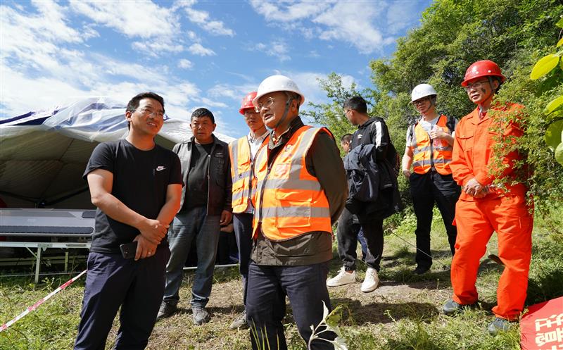 马尔康市多位领导到兴蜀设计集团 “草登乡政府后山滑坡”项目督查工作