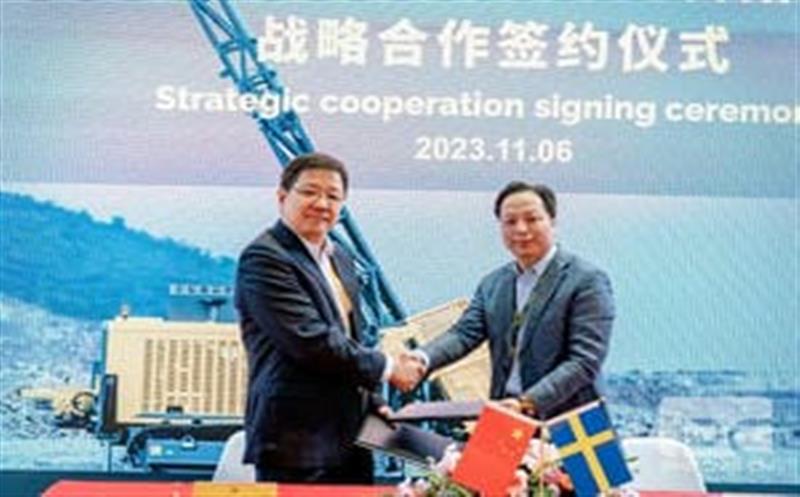 进博为媒，，，，，，，，助力发展丨华锋钻探与安佰拓成功签署全面战略协议