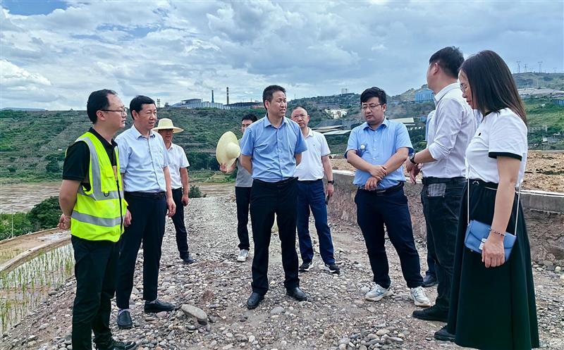 集团领导到攀西公司调研指导工作