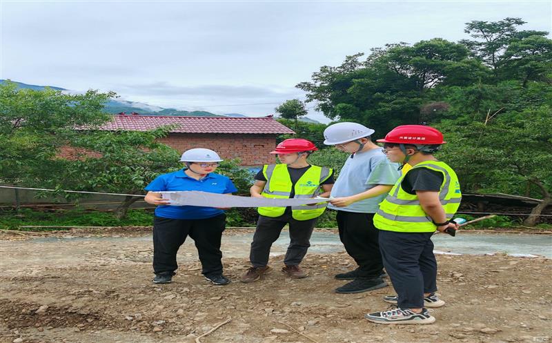 传播廉音进项目，，，，，，，，慰问一线送清凉