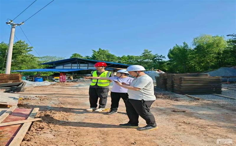 兴蜀设计集团到岳池县地质灾害治理项目开展安全环保检查与夏季送清凉活动