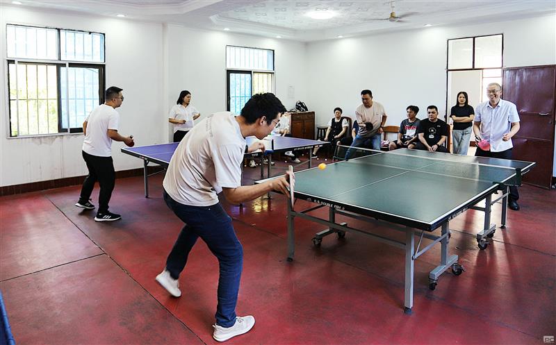 攀西公司举办乒乓球选拔比赛