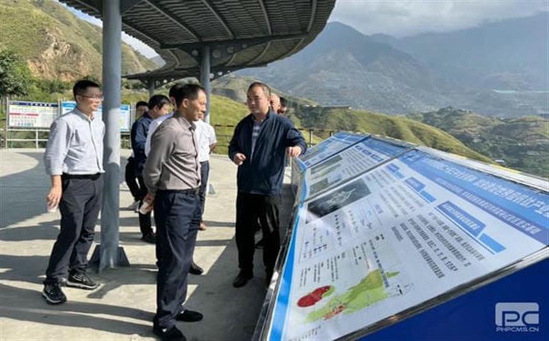 自然安博电竞厅领导赴红格南矿调研